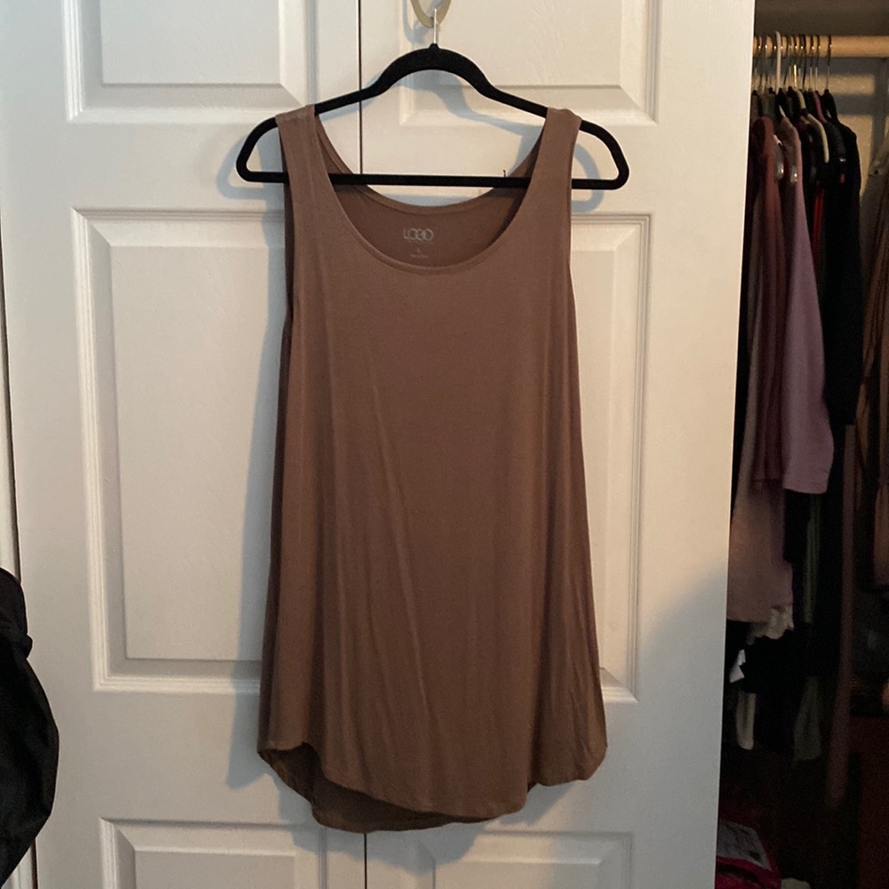 Logo by Lori Logo sleeveless scoop neck layering tunic warm brown color